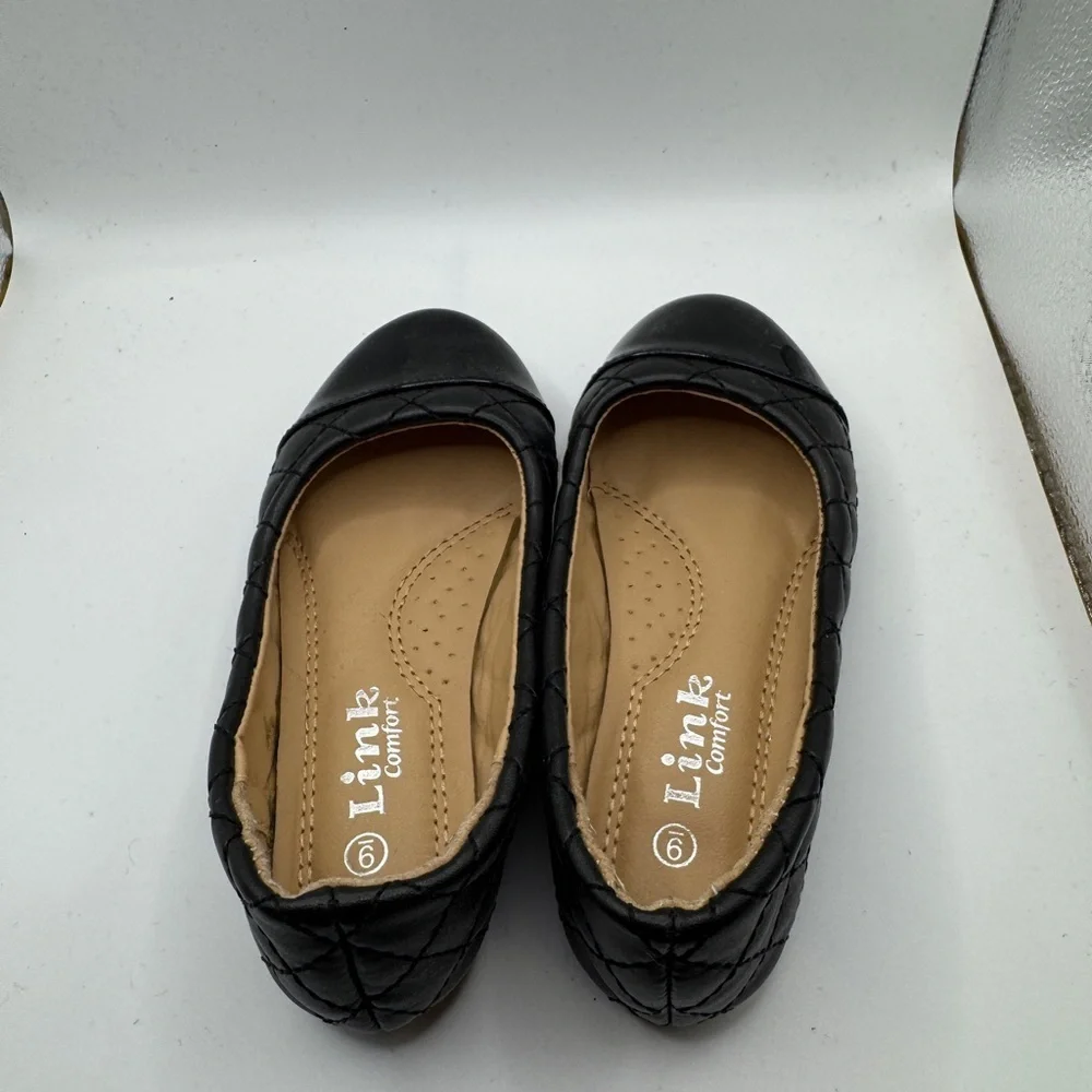 Link Toddler Girls Size 9 Black Flats Shoes with Patent Toe and Quilted Pattern